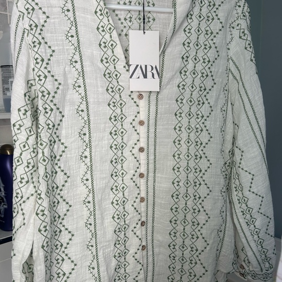 Green Patterned Button-Up Shirt - Picture 3 of 5